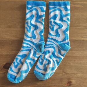 ⭐3/$15 Blue and White Patterned Socks